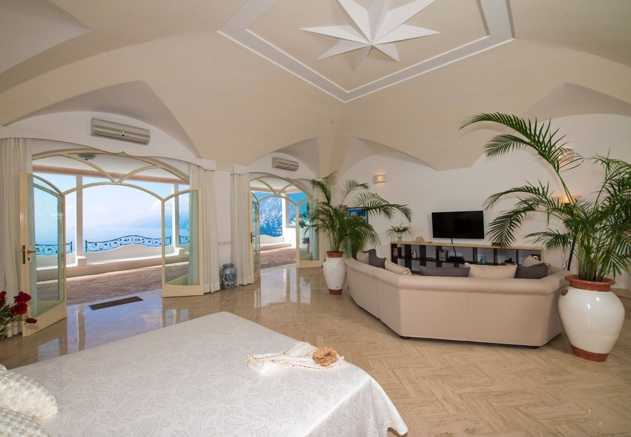 Villa a Positano - AMORE RENTALS - Villa Demetra con Vista Mare e Terrazzo Privato