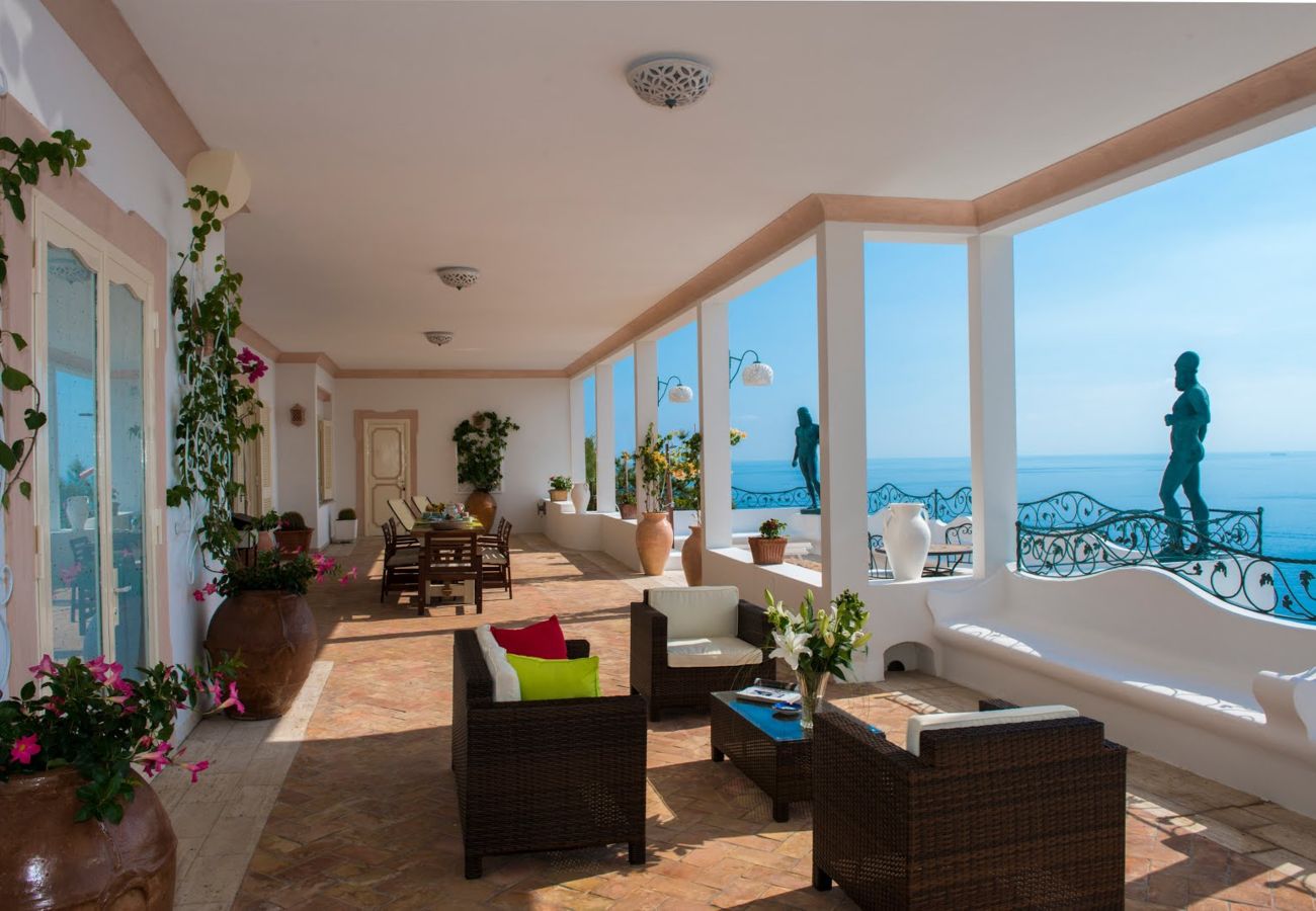 Villa a Positano - AMORE RENTALS - Villa Demetra con Vista Mare e Terrazzo Privato