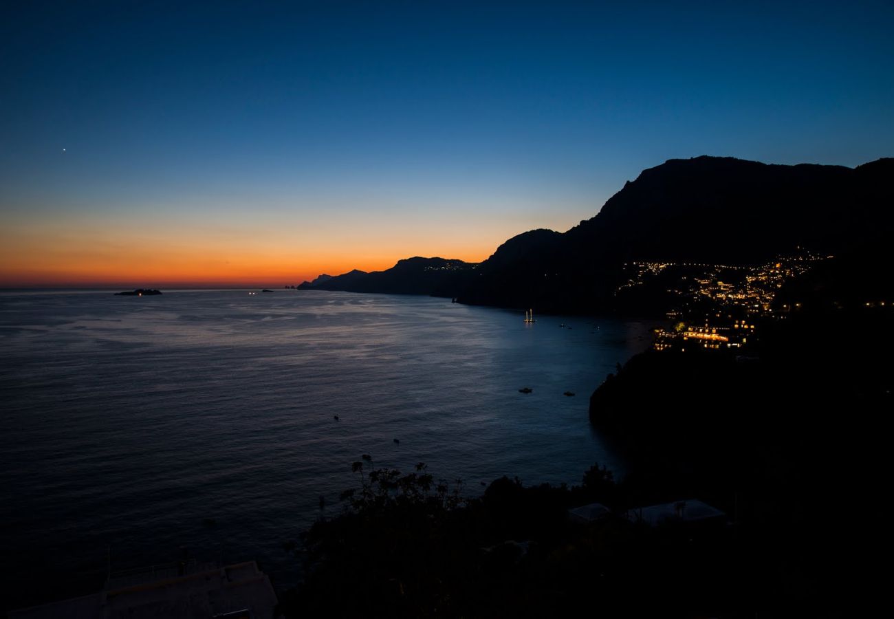 Villa a Positano - AMORE RENTALS - Villa Demetra con Vista Mare e Terrazzo Privato