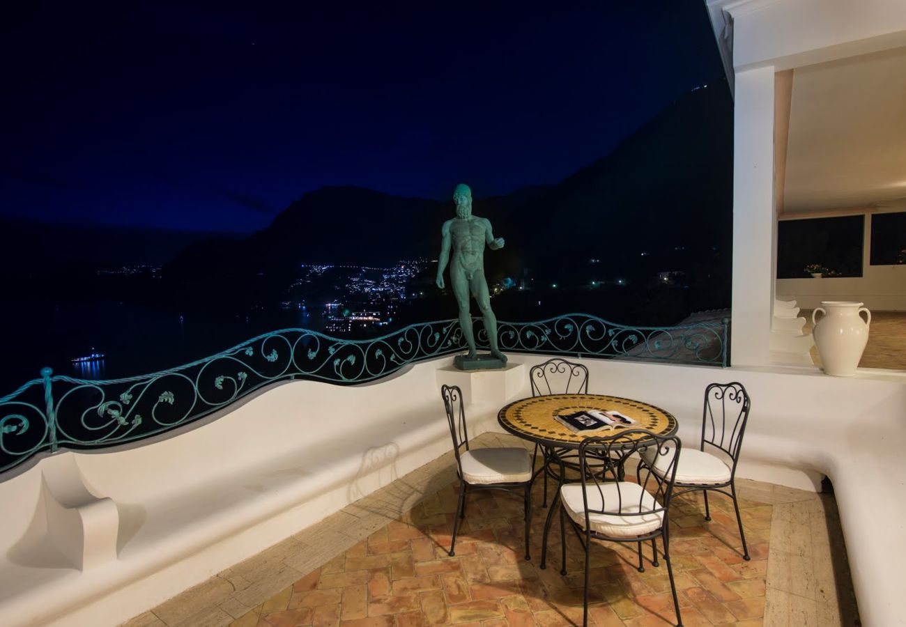 Villa a Positano - AMORE RENTALS - Villa Demetra con Vista Mare e Terrazzo Privato