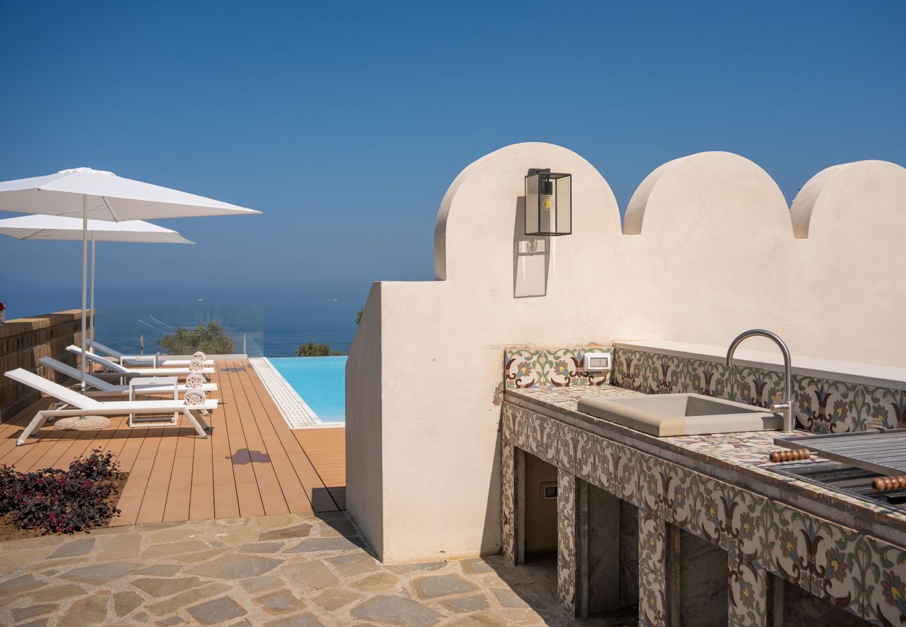 Villa a Massa Lubrense - AMORE RENTALS - Villa Antea con Piscine Private e Vista Mare