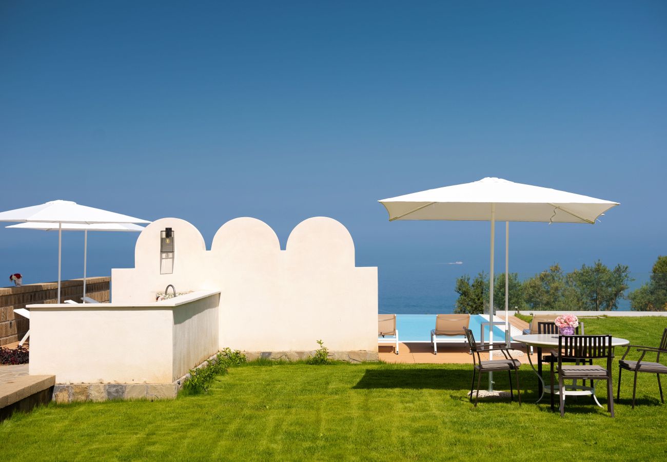 Villa a Massa Lubrense - AMORE RENTALS - Villa Antea con Piscine Private e Vista Mare