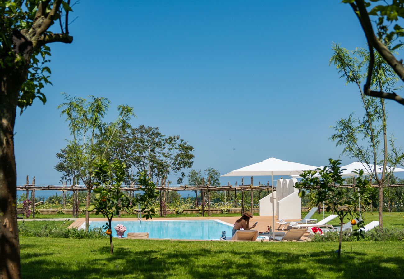 Villa a Massa Lubrense - AMORE RENTALS - Villa Antea con Piscine Private e Vista Mare