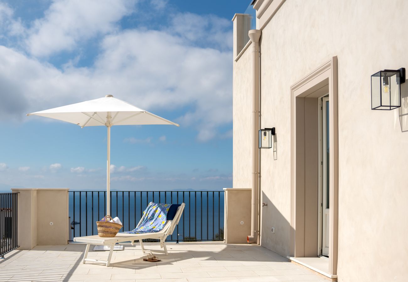 Villa a Massa Lubrense - AMORE RENTALS - Villa Antea con Piscine Private e Vista Mare