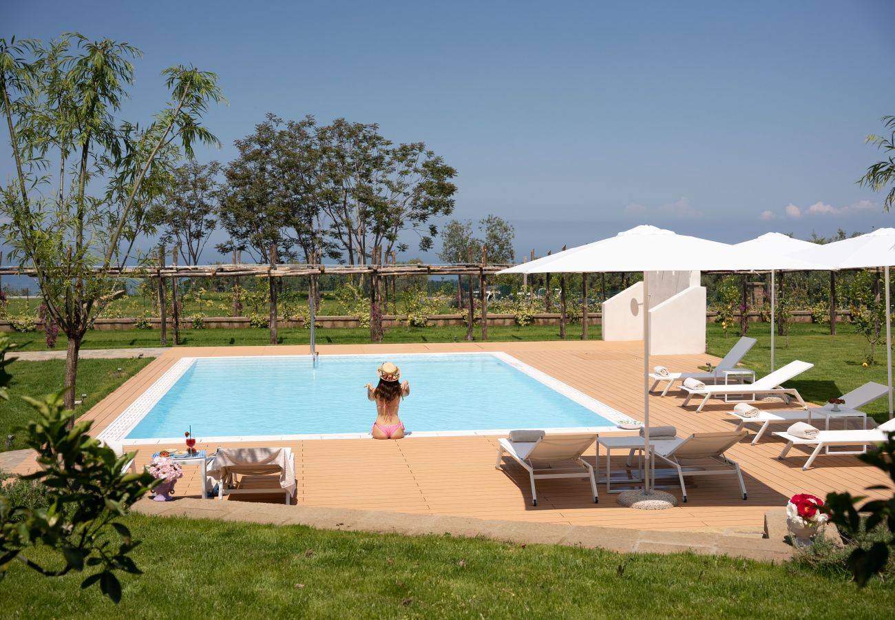 Villa a Massa Lubrense - AMORE RENTALS - Villa Antea con Piscine Private e Vista Mare