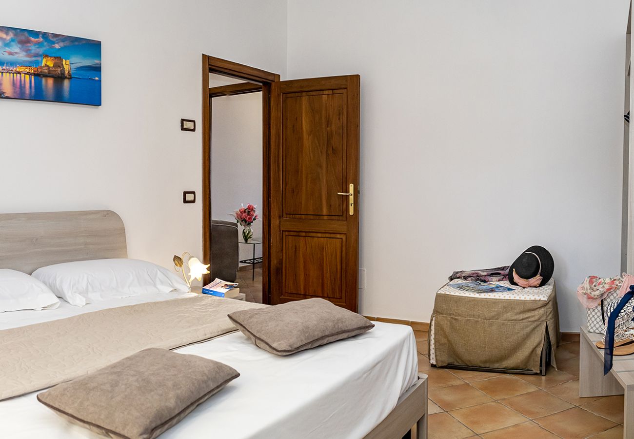 Villa a Sant´Agata sui Due Golfi - AMORE RENTALS - Villa Lions Rose con Piscina e Vista Mare