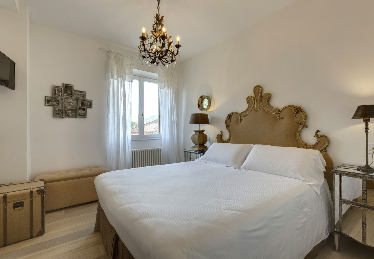 Villa a Palazzuolo sul Senio - AMORE RENTALS - Villa Barbara con Piscina Privata e Giardino