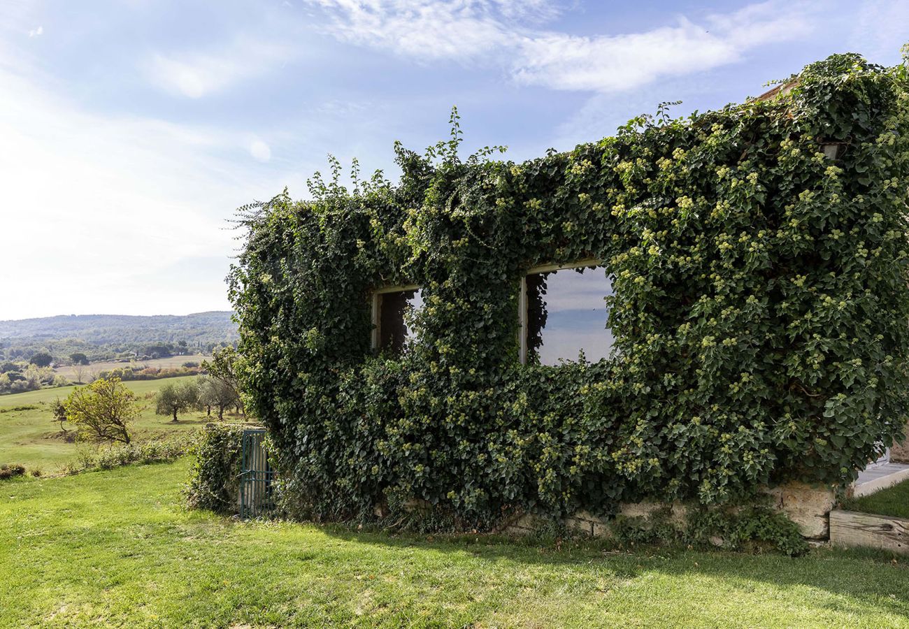 Villa a Sarteano - AMORE RENTALS - Villa Viola con Piscina, Giardino, Ideale per Matrimoni