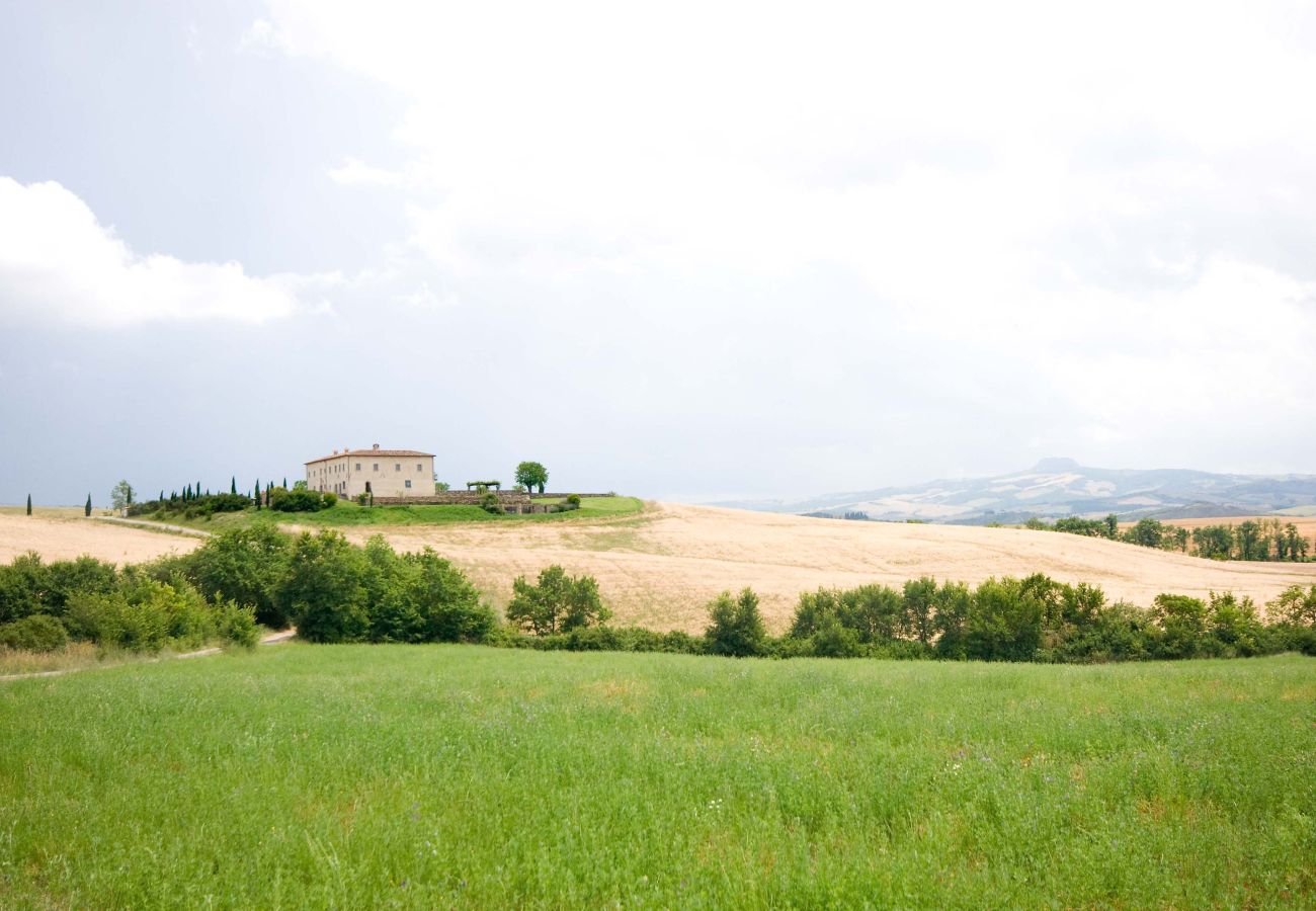 Villa a Sarteano - AMORE RENTALS - Villa Olimpia con Piscina, Giardino, Ideale per Matrimoni