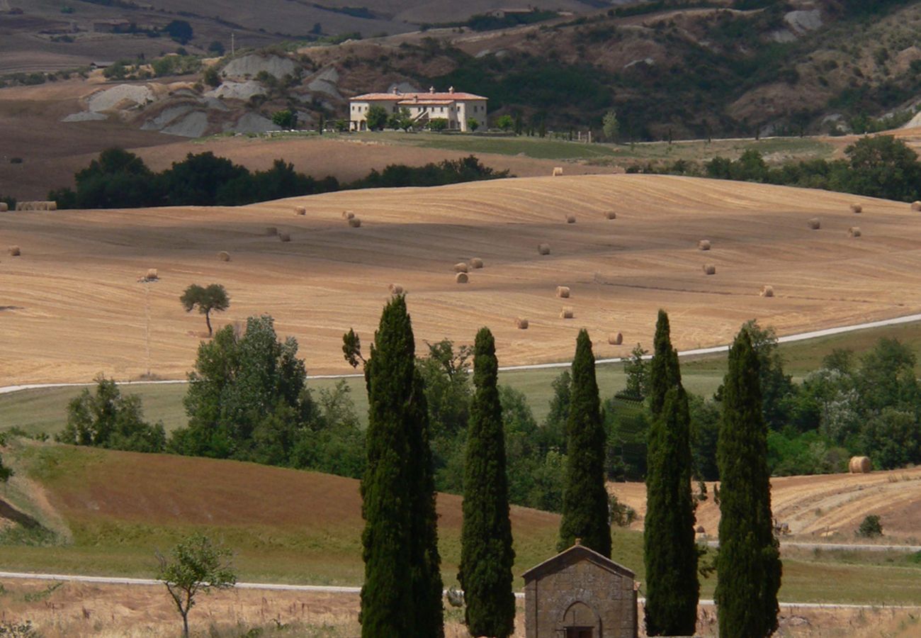 Villa a Sarteano - AMORE RENTALS - Villa Olimpia con Piscina, Giardino, Ideale per Matrimoni