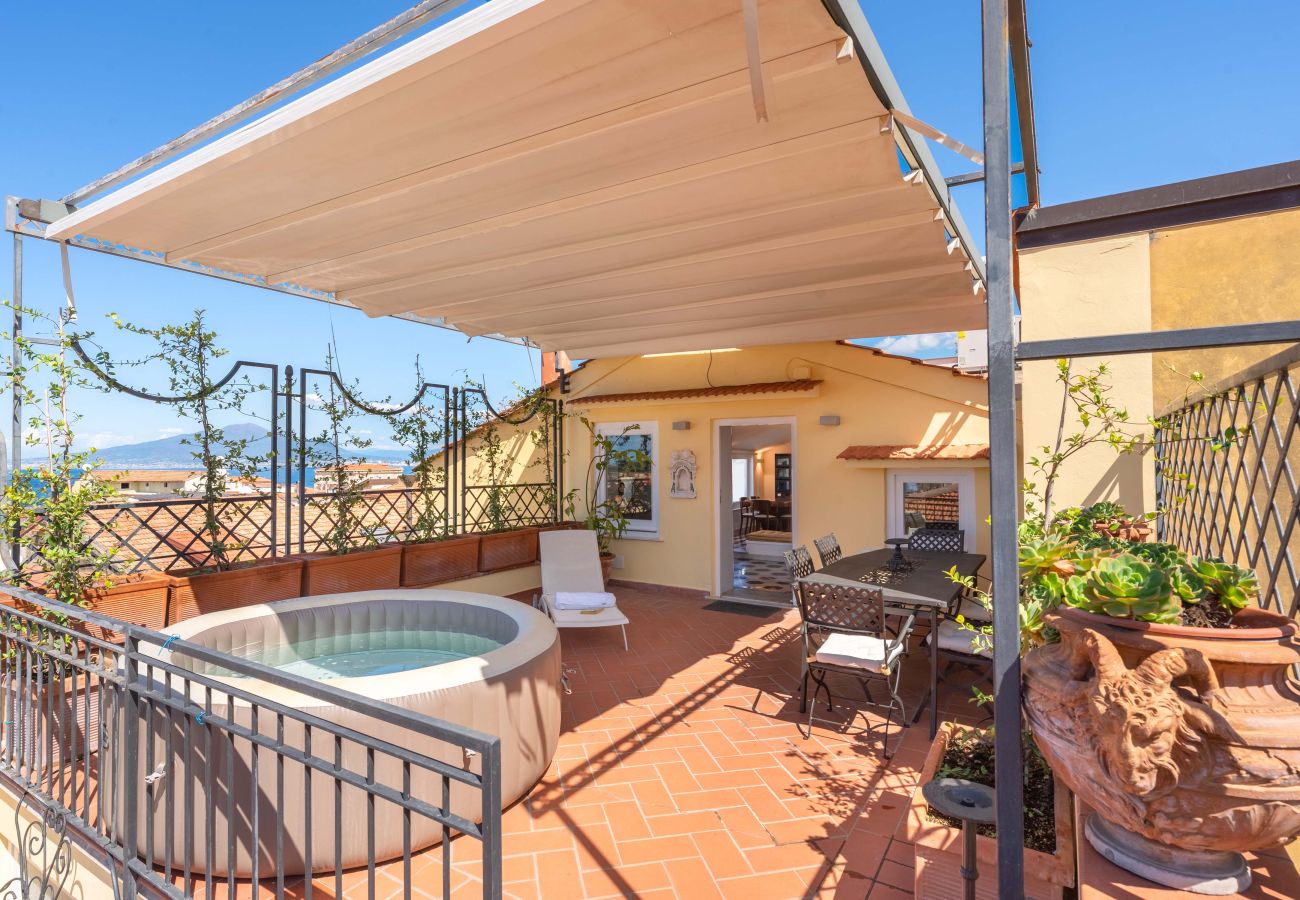 Appartamento a Sorrento - AMORE RENTALS - Appartamento The Roof con Terrazza e Vista Mare