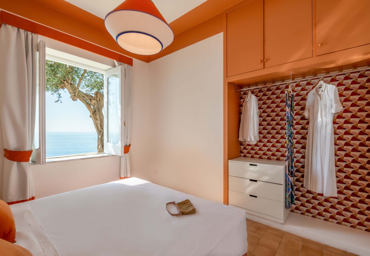 Villa a Praiano - AMORE RENTALS - Villa Jacaranda con Piscina e Vista Mare