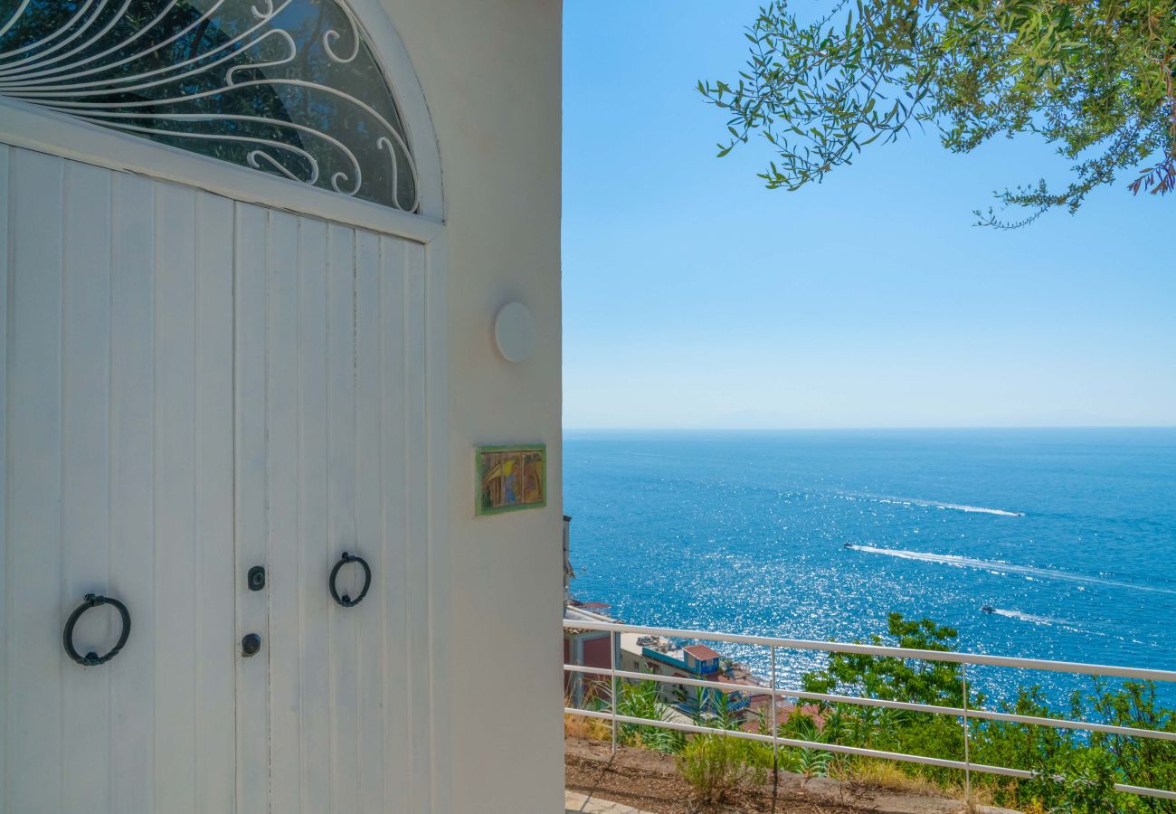 Villa a Praiano - AMORE RENTALS - Villa Jacaranda con Piscina e Vista Mare