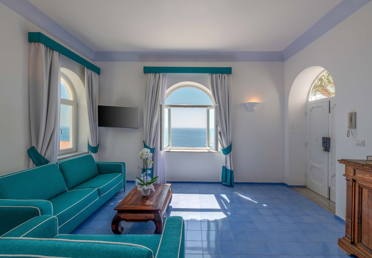 Villa a Praiano - AMORE RENTALS - Villa Jacaranda con Piscina e Vista Mare