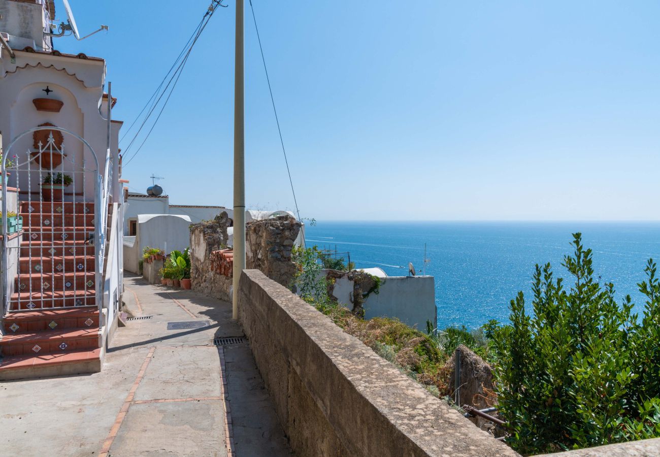 Villa a Praiano - AMORE RENTALS - Villa Jacaranda con Piscina e Vista Mare