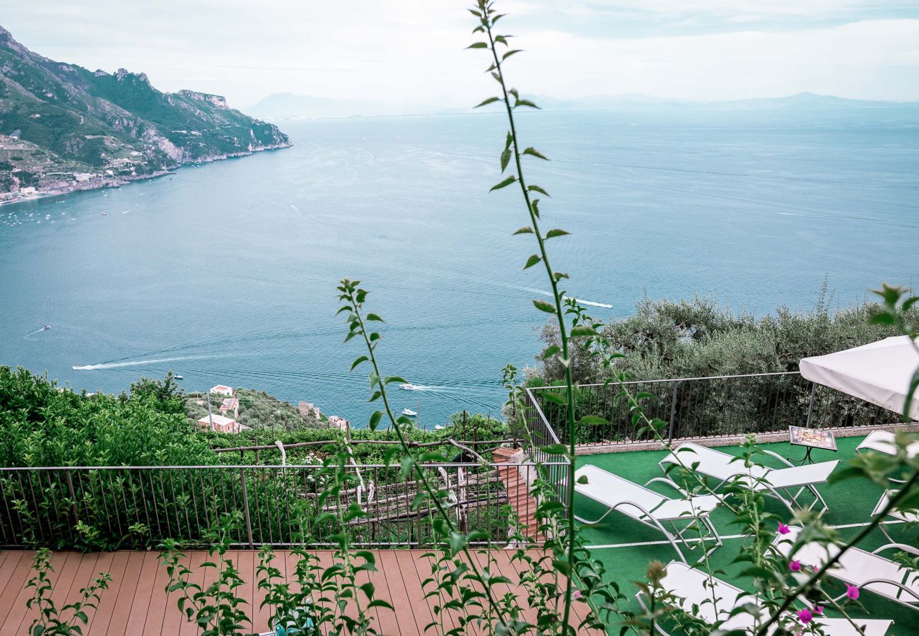 Villa a Ravello - AMORE RENTALS - Villa Pittoresca con Piscina e Vista Mare