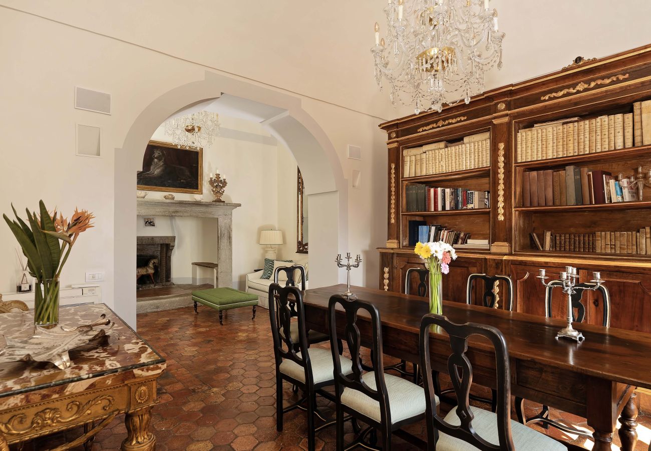 Villa in Positano - AMORE RENTALS - Palazzo Santa Croce with heated Pool, Sea View, Chef and Breakfast Ideal for Weddings