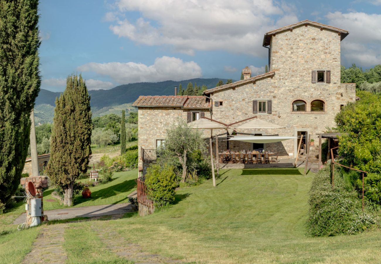 Villa in Panzano - AMORE RENTALS - Villa delle Donne with 3 Private Pools, Garden, Terraces and Parking