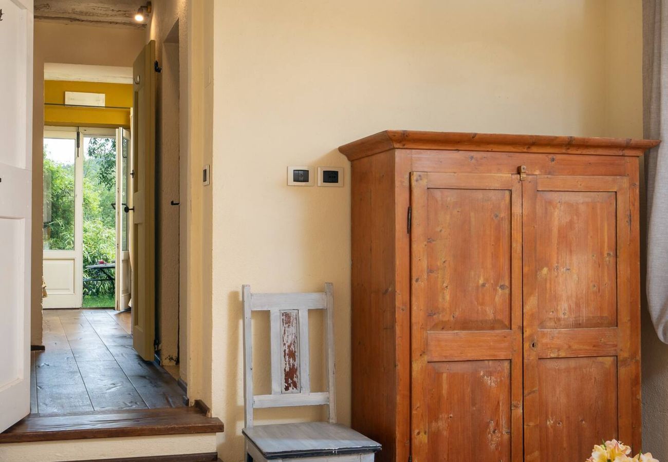 Villa in San Casciano dei Bagni - AMORE RENTALS - Casale della Toscana with private Swimming Pool, Garden, Parking and Terrace