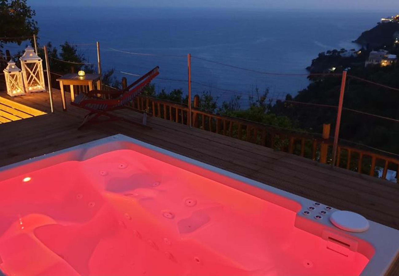 Villa in Amalfi - AMORE RENTALS - Villa Bellavista with Heated Jacuzzi, Sea View and Gym