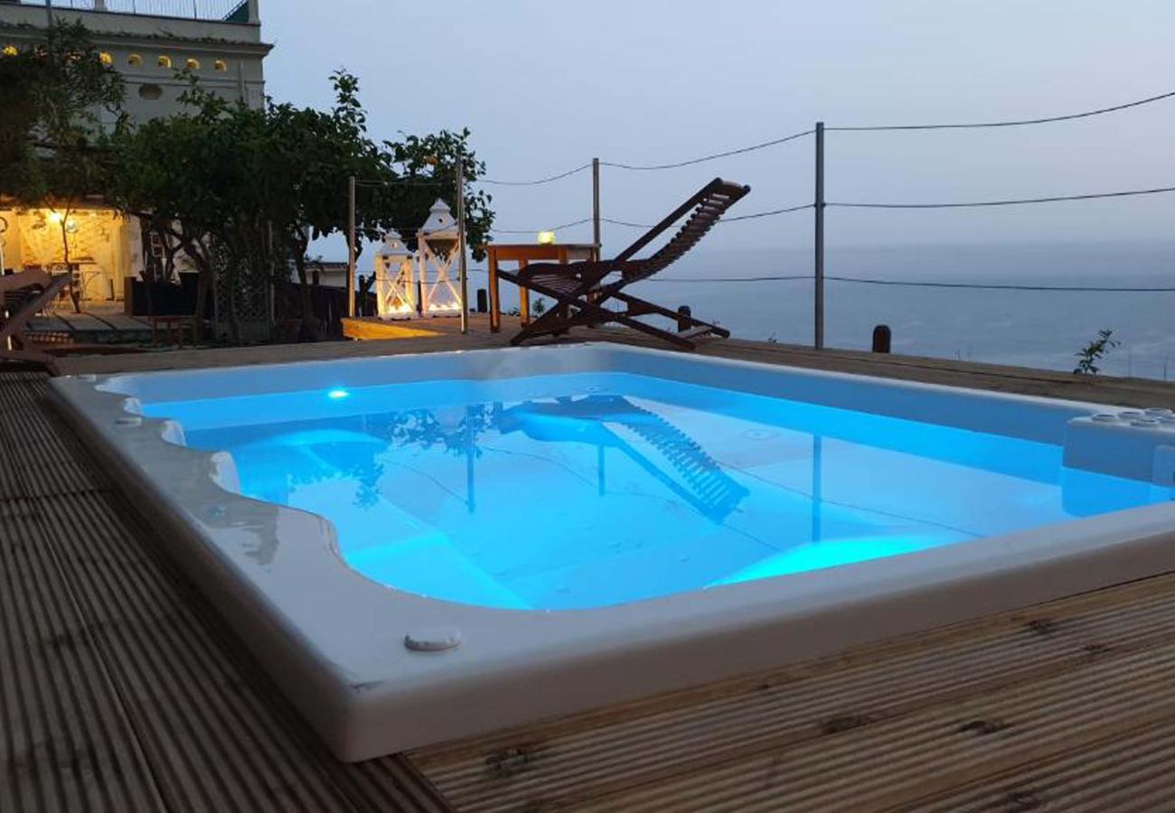 Villa in Amalfi - AMORE RENTALS - Villa Bellavista with Heated Jacuzzi, Sea View and Gym