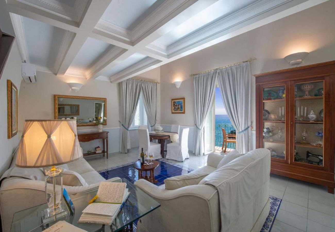 Villa in Amalfi - AMORE RENTALS - Villa Bellavista with Heated Jacuzzi, Sea View and Gym