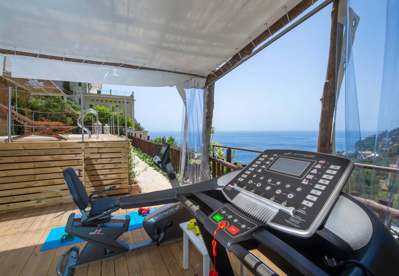 Villa in Amalfi - AMORE RENTALS - Villa Bellavista with Heated Jacuzzi, Sea View and Gym