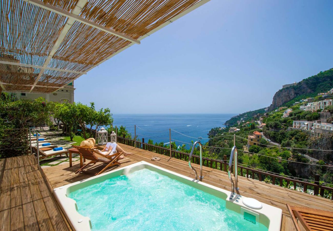 Villa in Amalfi - AMORE RENTALS - Villa Bellavista with Heated Jacuzzi, Sea View and Gym