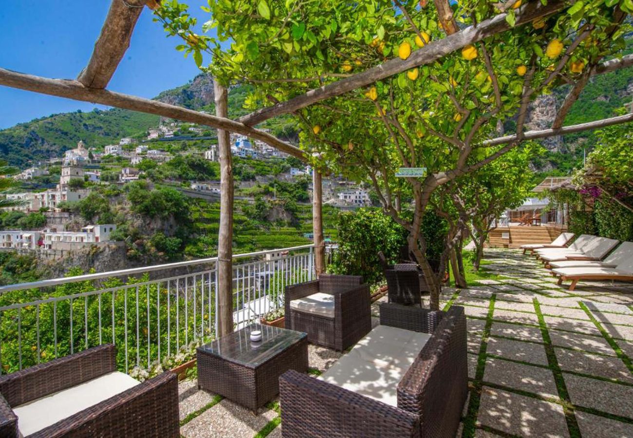 Villa in Amalfi - AMORE RENTALS - Villa Bellavista with Heated Jacuzzi, Sea View and Gym