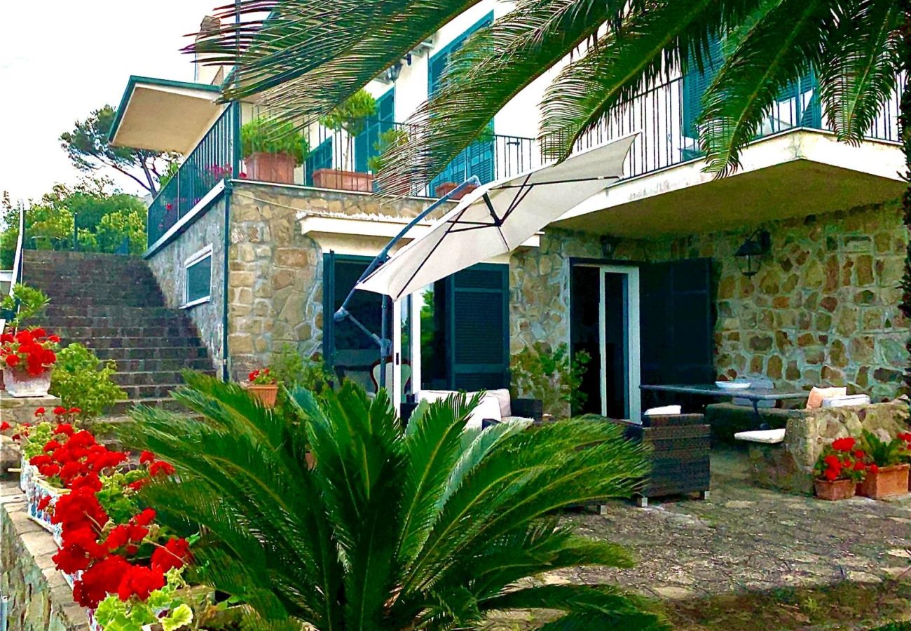 Villa in Massa Lubrense - AMORE RENTALS - Villa Stone on the Sea with Private Pool and Garden