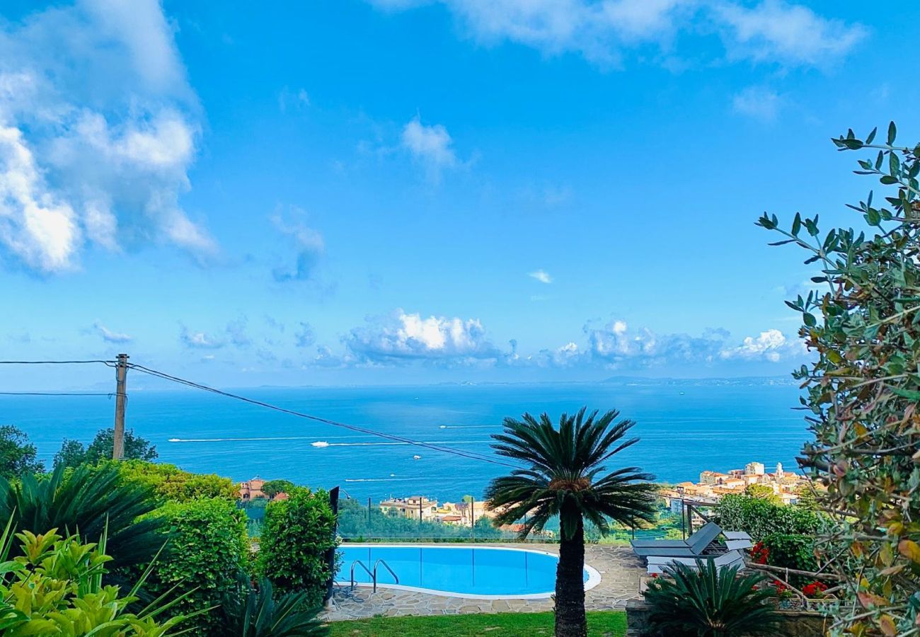 Villa in Massa Lubrense - AMORE RENTALS - Villa Stone on the Sea with Private Pool and Garden