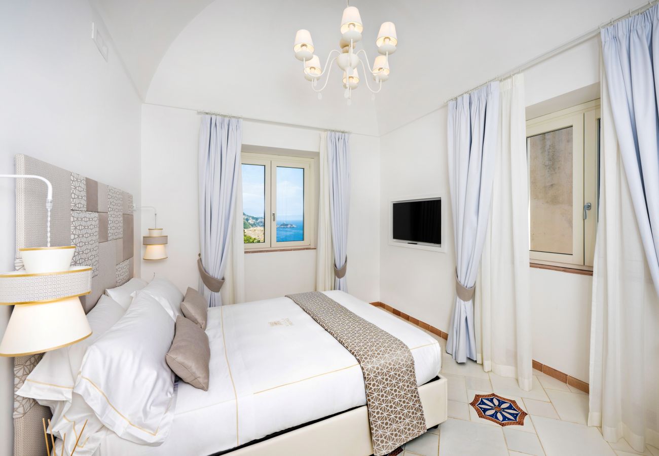 Villa in Praiano - AMORE RENTALS - Villa Mare Blu with Internal Heated Pool, Sea View and Breakfast