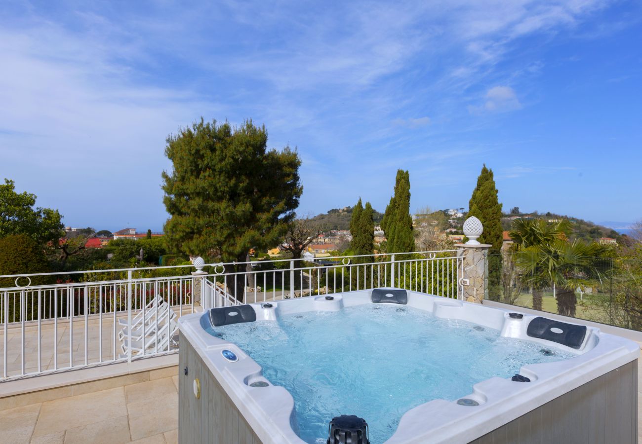 Villa in Massa Lubrense - AMORE RENTALS - Resort Ravenna with Shared Swimming Pool, Hot Tubs, Terraces, Ideal for Events