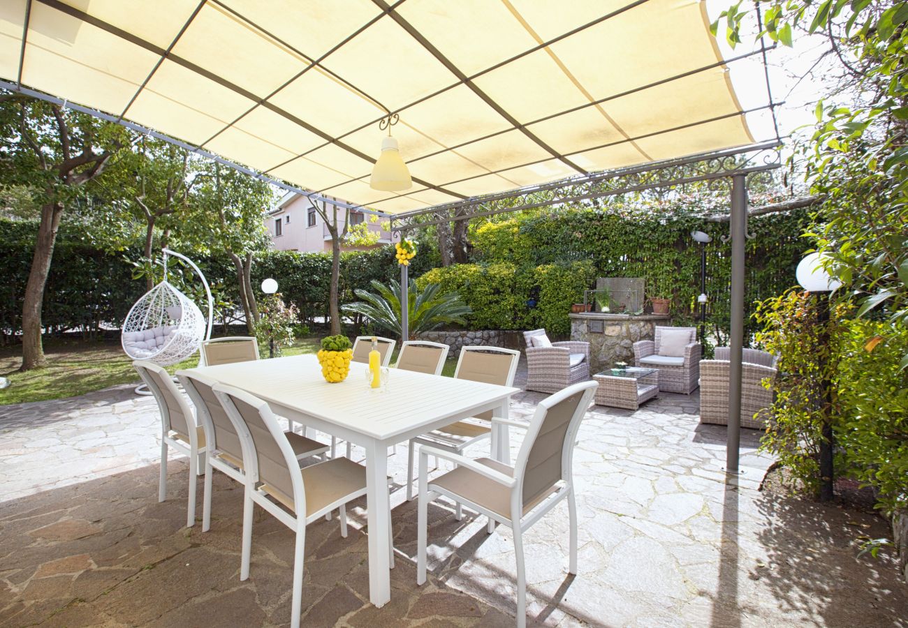 Villa in Massa Lubrense - AMORE RENTALS - Resort Ravenna with Shared Swimming Pool, Hot Tubs, Terraces, Ideal for Events