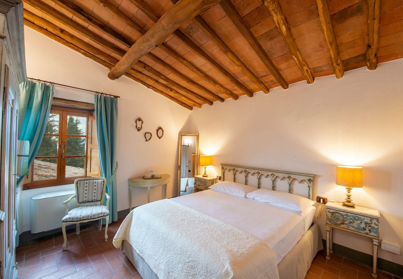 Villa in Greve in Chianti - AMORE RENTALS - Villa Il Casello with Swimming Pool, SPA, Ideal for Groups