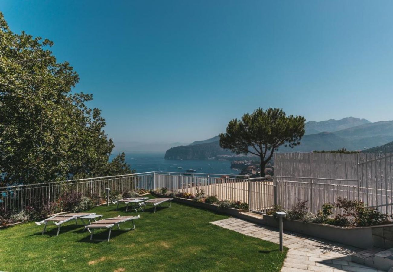 Villa in Sorrento - AMORE RENTALS- Villa Sacco with Private Swimming Pools, Sea View, Ideal for a Luxury Holiday