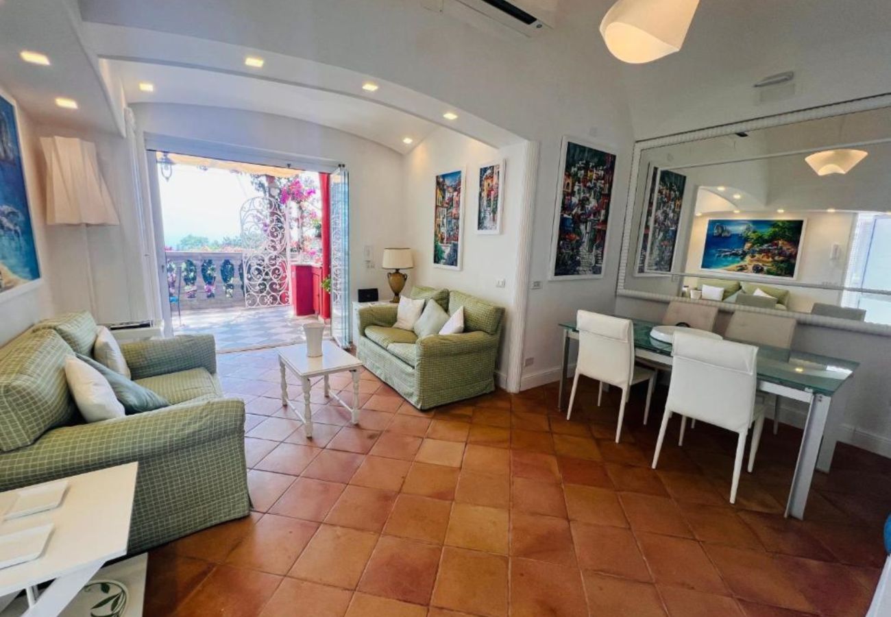 House in Capri - AMORE RENTALS - Villetta Andri with Sea View, a Few Minutes Away from La Piazzetta