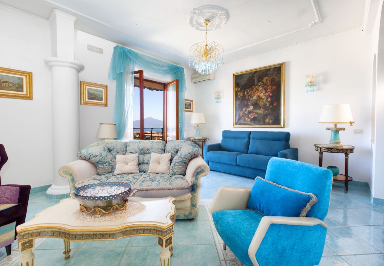 Apartment in Sorrento - AMORE RENTALS - Appartamento Cielomare with Sea View and Balcony