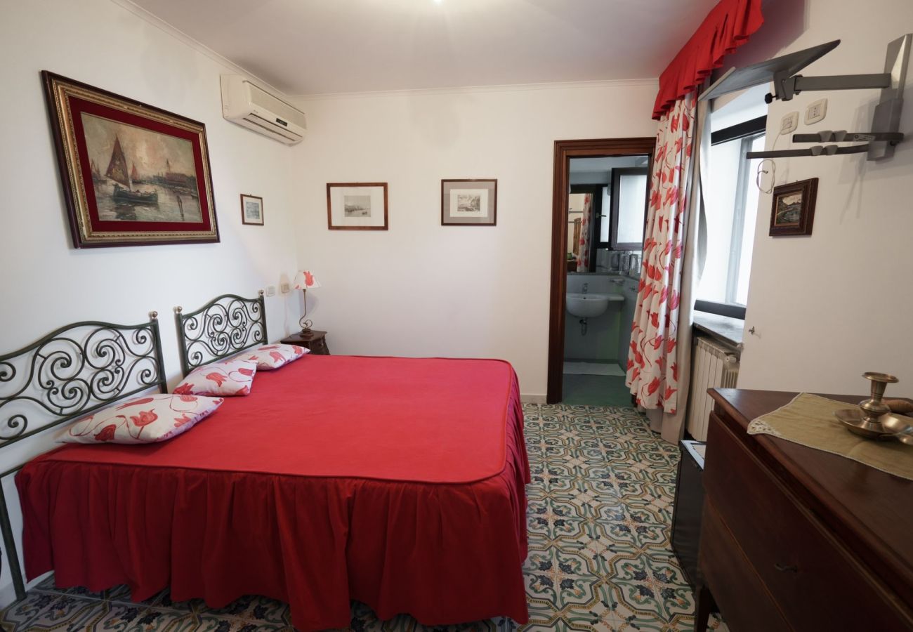 Villa in Sorrento - AMORE RENTALS - Villa Savoia with Sea View and Garden