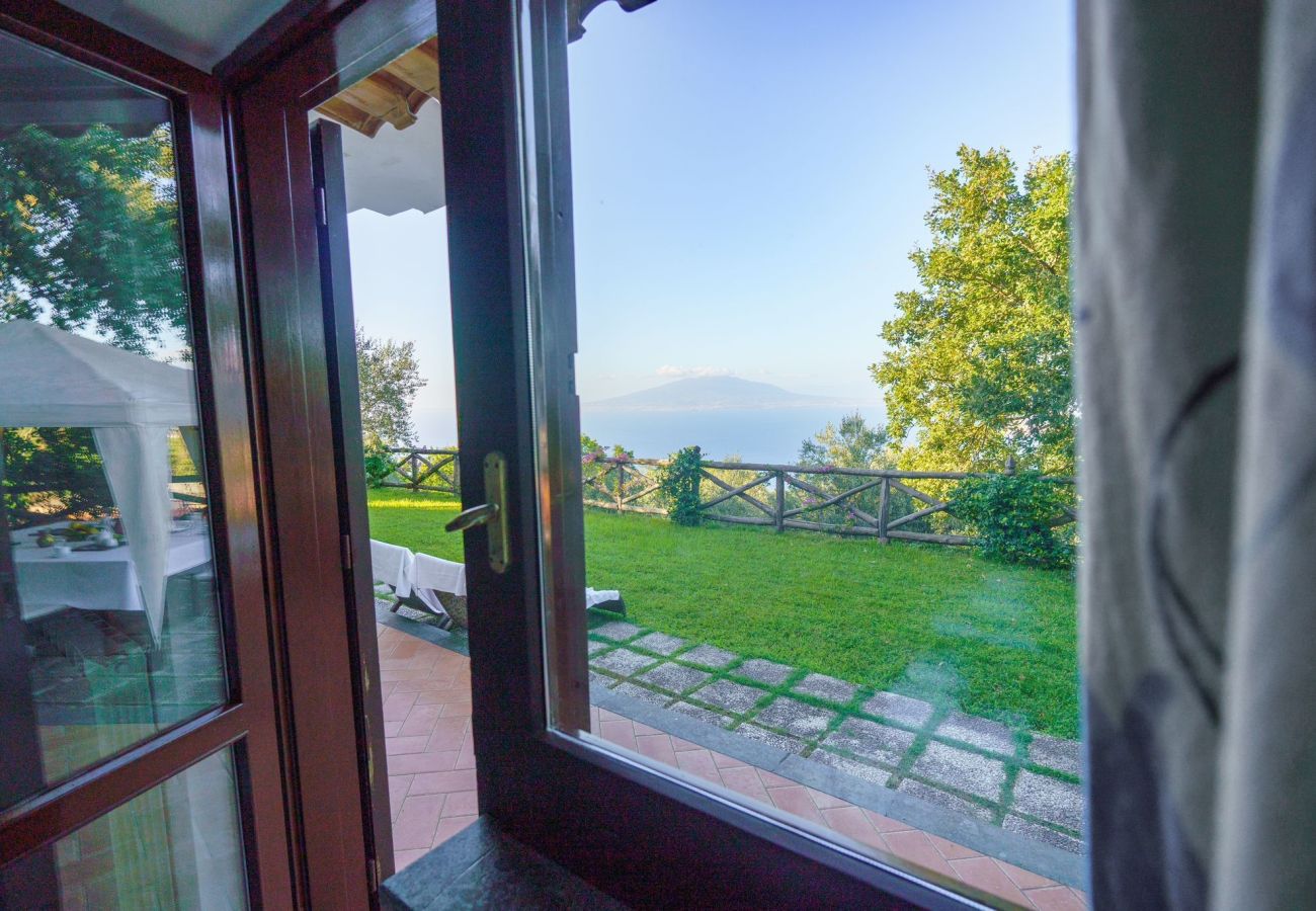 Villa in Sorrento - AMORE RENTALS - Villa Savoia with Sea View and Garden