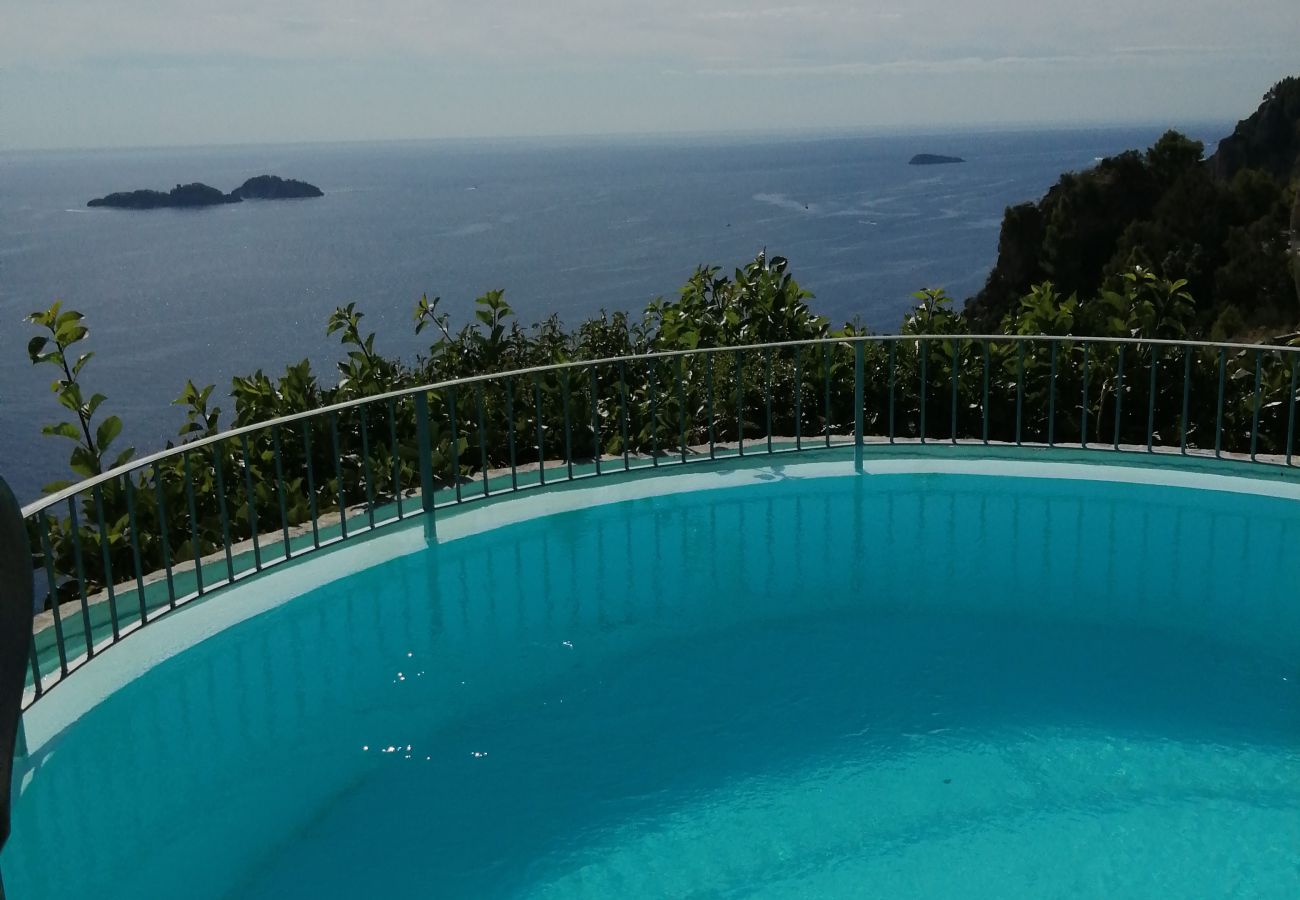 House in Positano - AMORE RENTALS - Villa Vanessa with Private Pool and Sea View