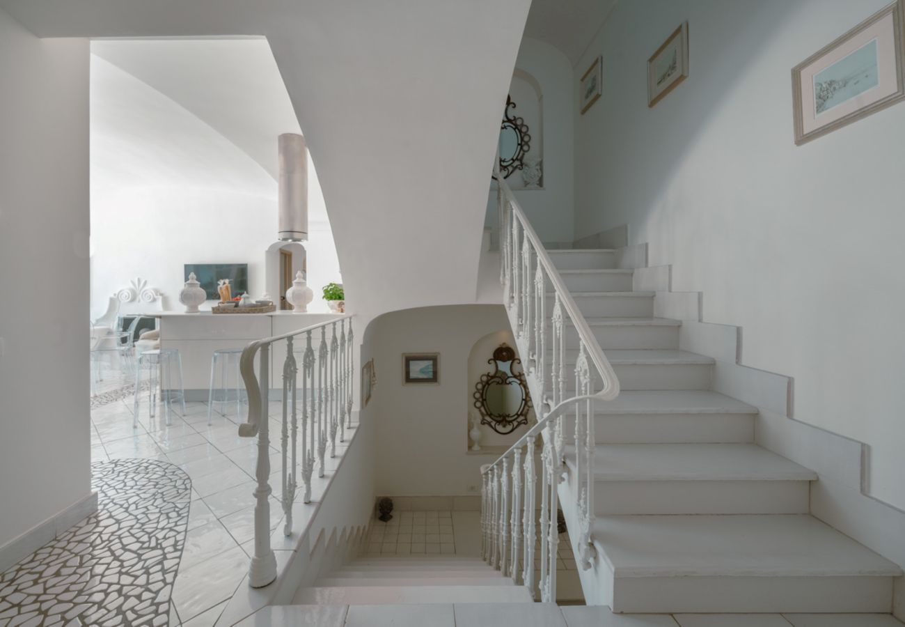 Villa in Positano - AMORE RENTALS - Villa Elio with Sea View, Heated Pool and Parking