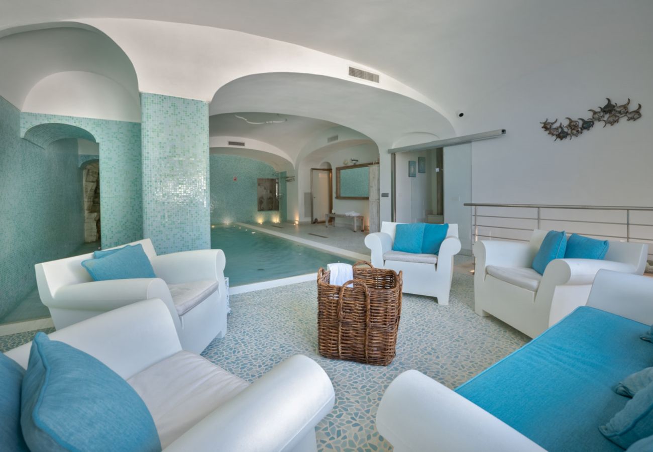 Villa in Positano - AMORE RENTALS - Villa Elio with Sea View, Heated Pool and Parking