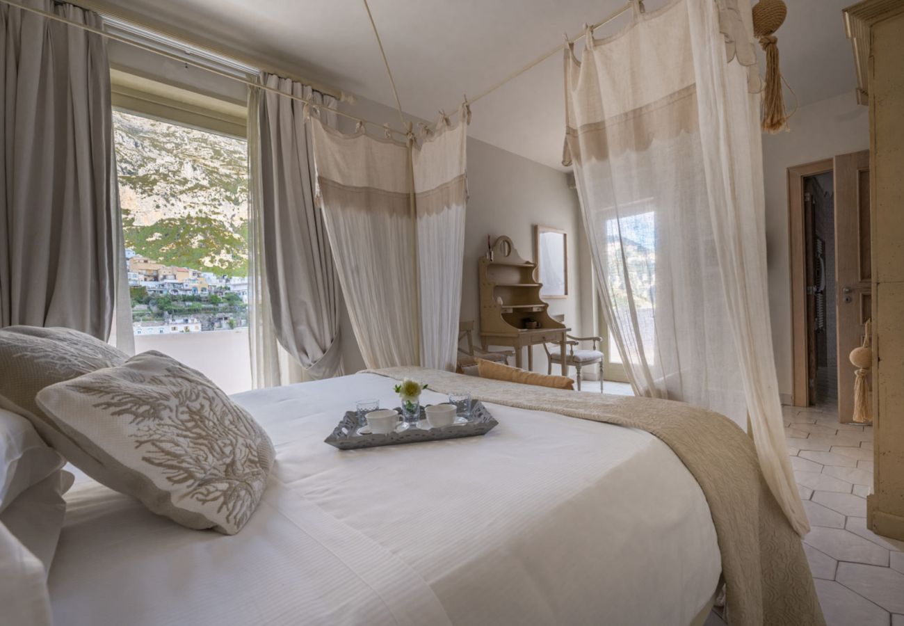 Villa in Positano - AMORE RENTALS - Villa Elio with Sea View, Heated Pool and Parking