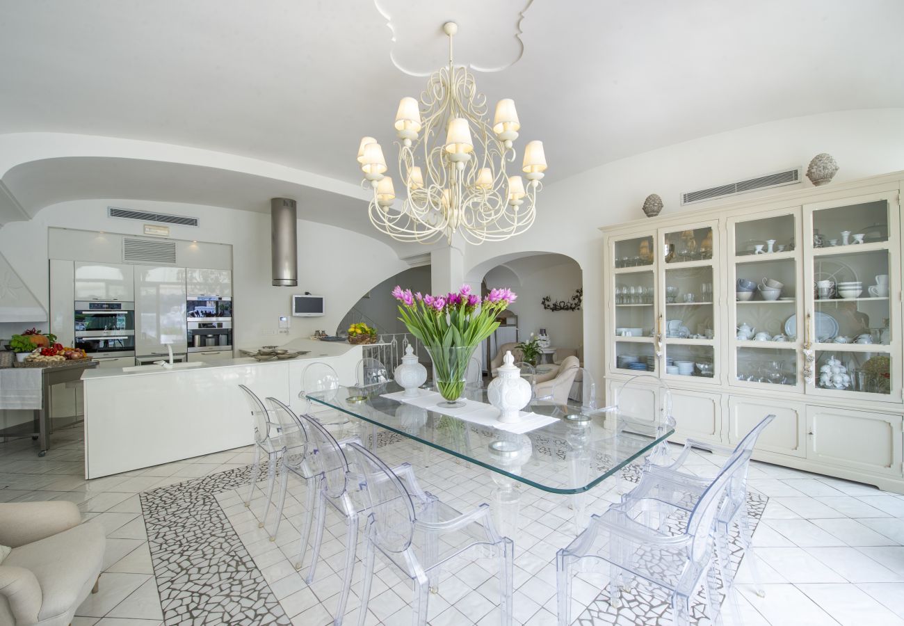 Villa in Positano - AMORE RENTALS - Villa Elio with Sea View, Heated Pool and Parking