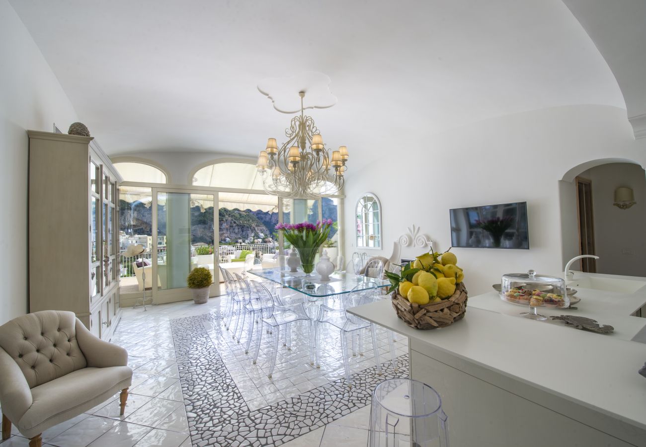 Villa in Positano - AMORE RENTALS - Villa Elio with Sea View, Heated Pool and Parking