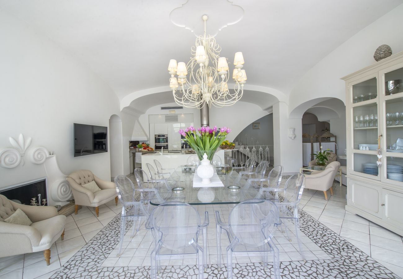 Villa in Positano - AMORE RENTALS - Villa Elio with Sea View, Heated Pool and Parking