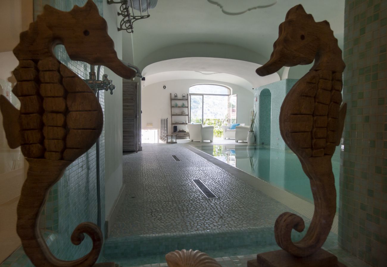 Villa in Positano - AMORE RENTALS - Villa Elio with Sea View, Heated Pool and Parking