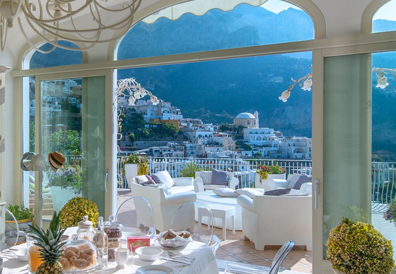 Villa in Positano - AMORE RENTALS - Villa Elio with Sea View, Heated Pool and Parking