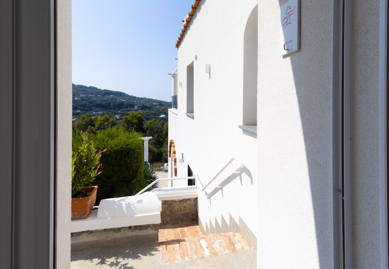 Villa in Anacapri - AMORE RENTALS - Villa Olivella with Pool, Garden and Sea View